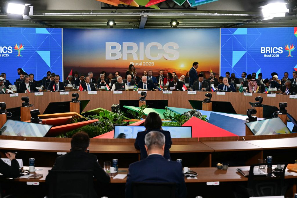 الجلسة العامة لقمة بريكس في ريو دي جانيرو، البرازيل (أ ف ب)