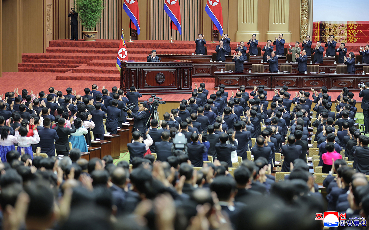 كيم جونغ أون خلال الدورة الـ 14 للجمعية الشعبية العليا في كوريا (أ ف ب)