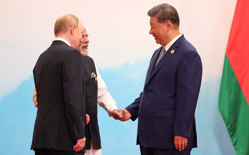 بوتين وشي جين بينج ومودي قبل قمة منظمة شنغهاي للتعاون (أ ف ب)