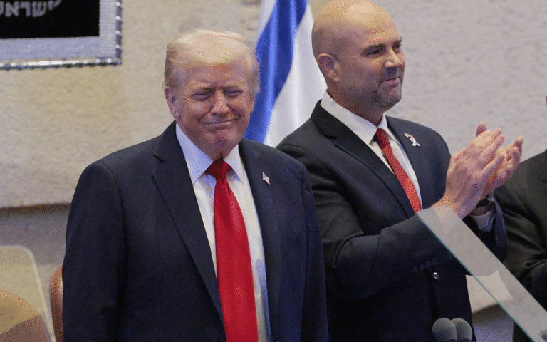 الرئيس الأمريكي دونالد ترامب لدى وصوله إلى الكنيست (أ ف ب)