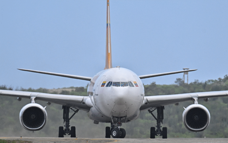 طائرة تابعة لشركة CONVIASA الفنزويلية (أ ف ب)