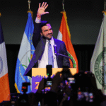 زهران ممداني بعد فوزه بالانتخابات (أ ف ب)