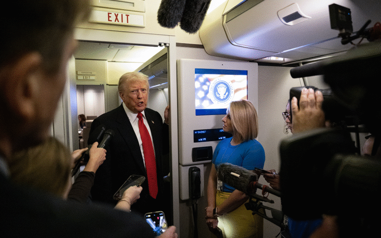 ترامب متحدثاً لوسائل الإعلام (أ ف ب)