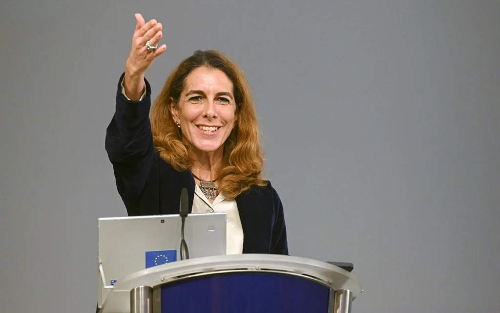 المتحدثة باسم الاتحاد الأوروبي باولا بينيو (أ ف ب)