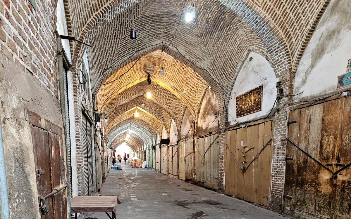 إضار أصحاب المحال التجارية (أ ف ب)