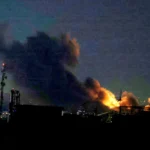 الدخان يتصاعد بعد غارات إسرائيلية على طهران (أ ف ب)