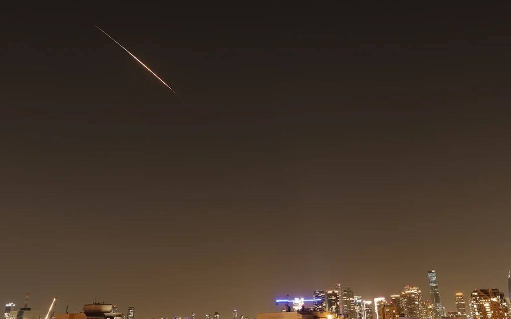 من الضربات الإيرانية على تل أبيب (أ ف ب)