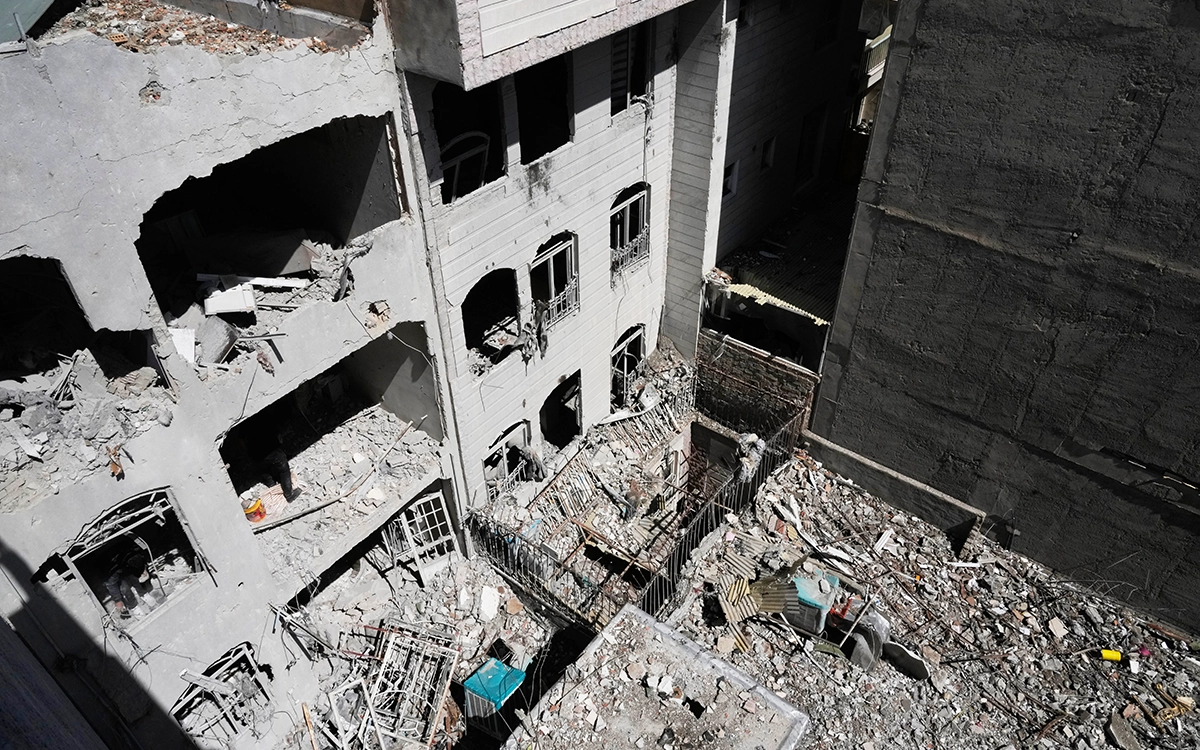 مبنى متضرر جراء غارة أمريكية إسرائيلية على طهران(أ ب)