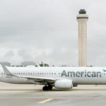 طائرة بوينغ 737-823 تابعة للخطوط الجوية الأمريكية في مطار ميامي(أ ف ب)