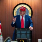 ترامب ووزير خارجيته في غرفة عمليات البيت الأبيض(أ ف ب)