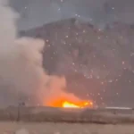 الدخان يتصاعد بعد غارات سابقة على أصفهان(رويترز)