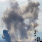 دخان يتصاعد من وسط طهران بعد ضربات أمريكية-إسرائيلية (أ ف ب)