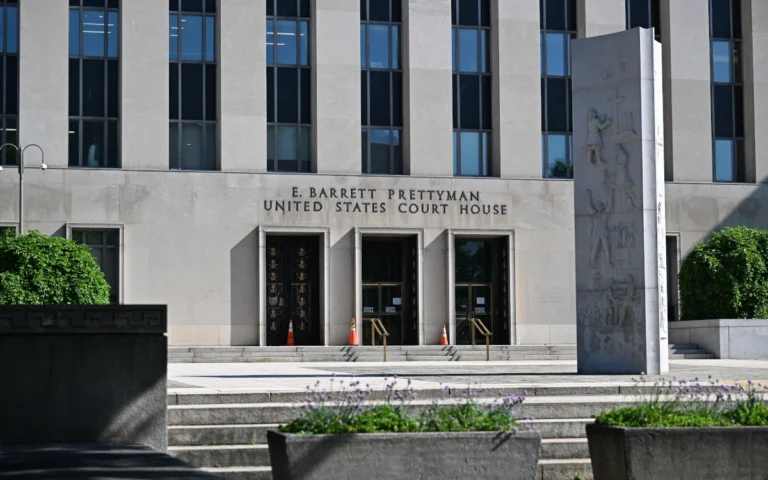 المحكمة التي مثل فيها المتهم أمامها في واشنطن(أ ف ب)