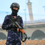 عنصر من قوات الأمن الحوثية في صنعاء (أ ف ب)