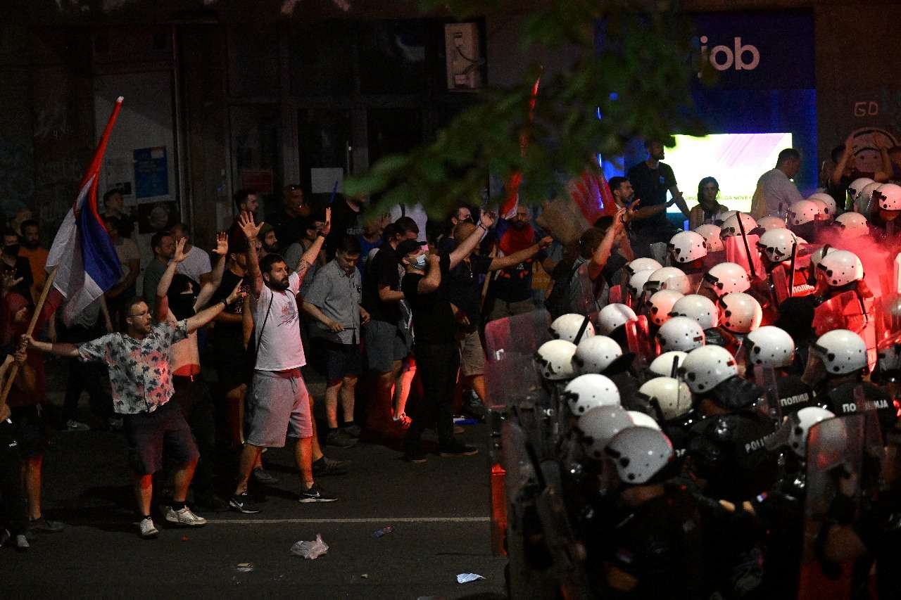 Protesters and security forces clash in the Serbian capital, Belgrade (AFP).