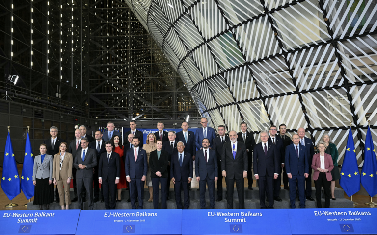 US 'Pressuring' EU Not to Use Frozen Russian Assets for Kyiv