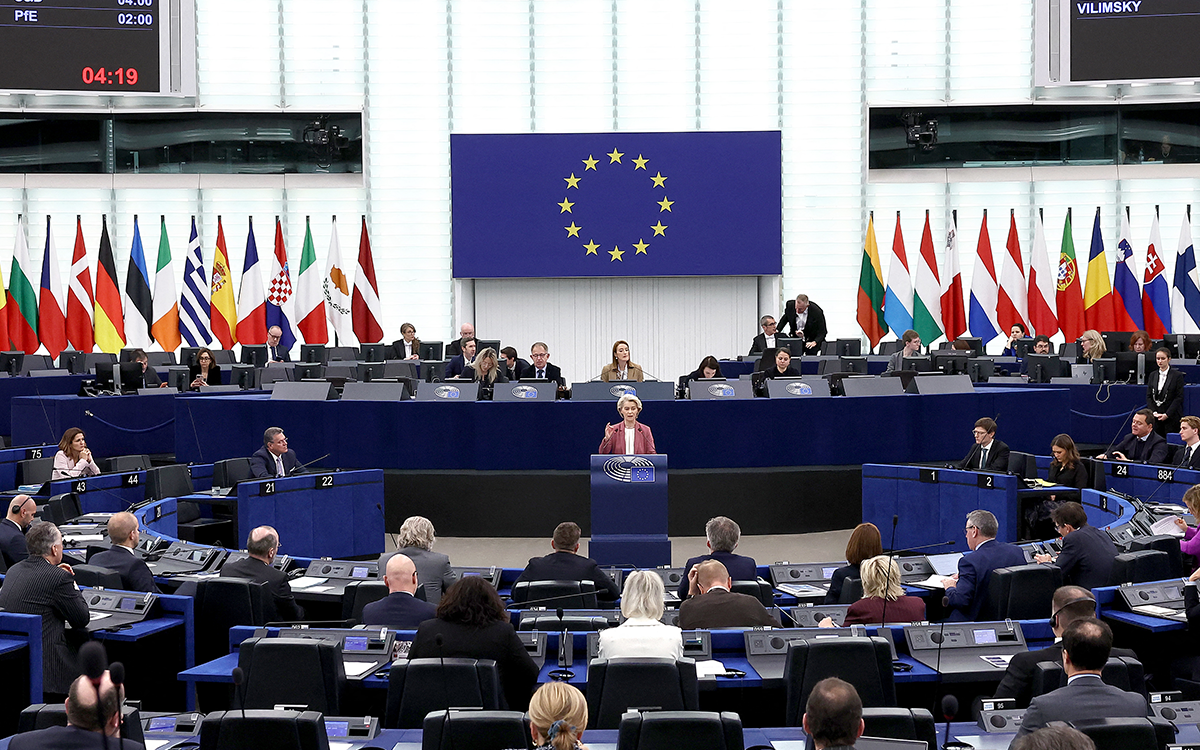 EU Chief: Coming Days Crucial for Keeping Ukraine Funded