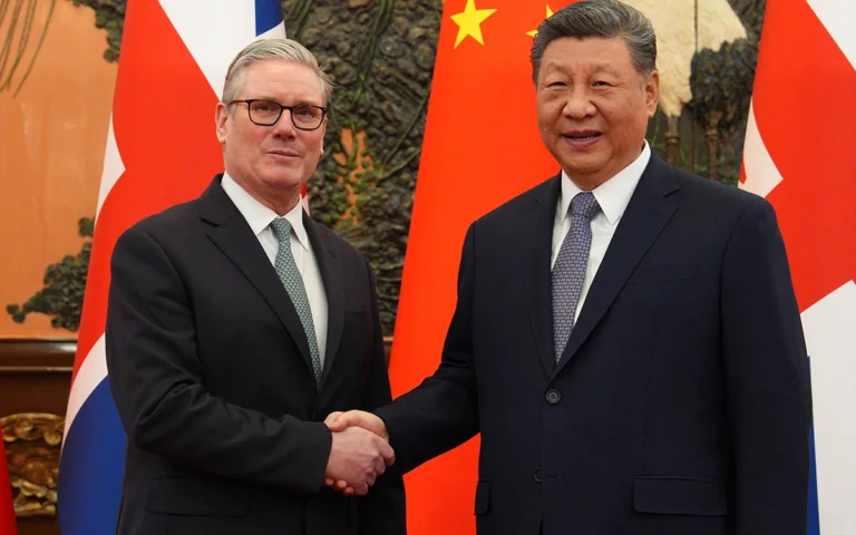 Starmer Tells Xi 'Vital' to Develop Relationship