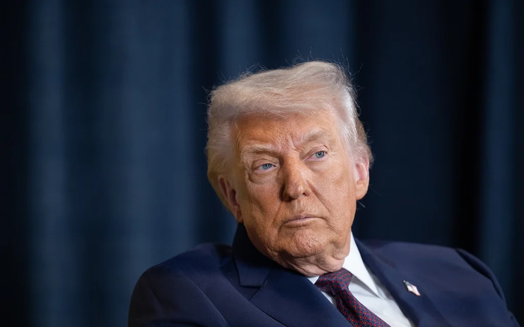 Trump Attacks UK on Base Deal as US Mulls Iran Attack