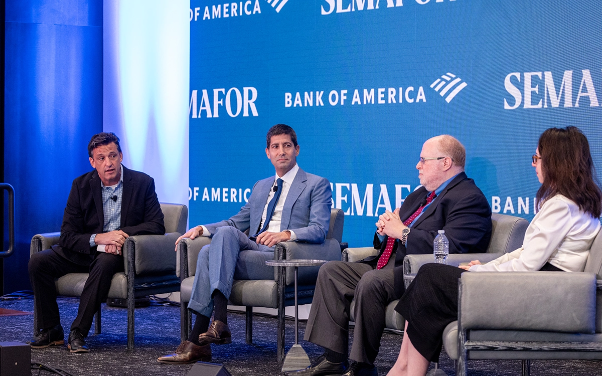 Fed Faces Unprecedented Test Amid Warsh Nomination