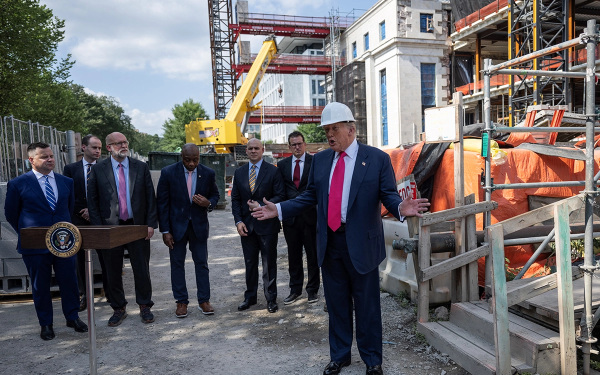 Fed Faces Unprecedented Test Amid Warsh Nomination