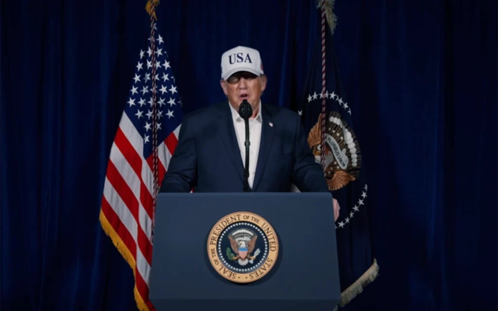 Trump Says US in 'Major Combat' to Destroy Iran Missiles, Navy