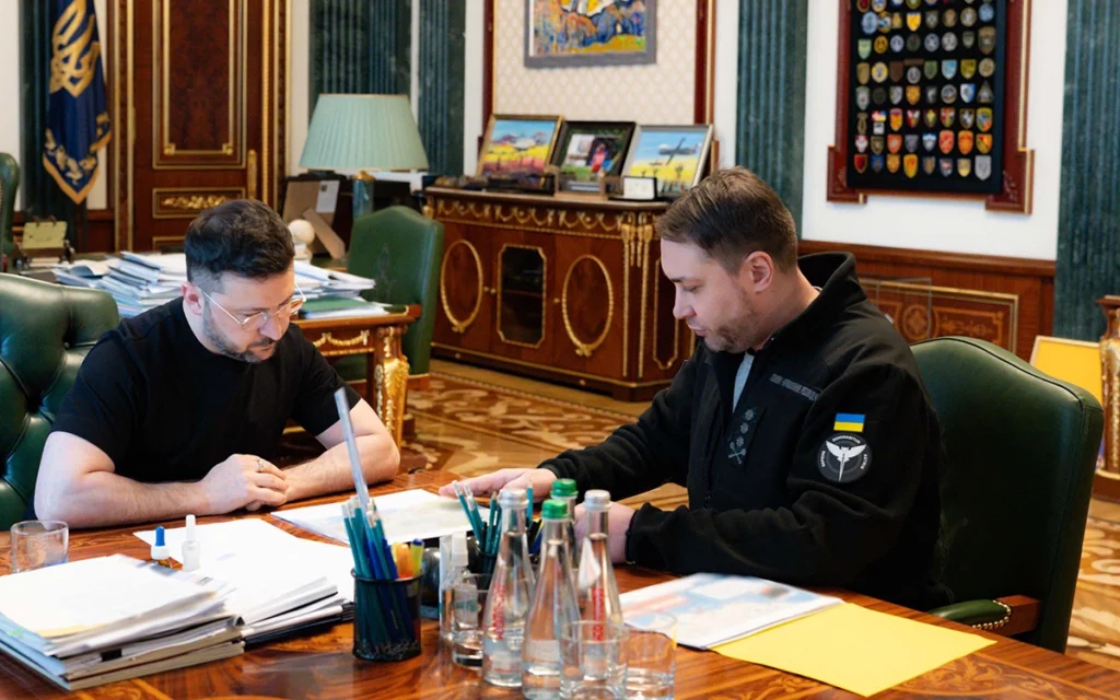 Zelensky and Andrej Yermak during a meeting. AFP - Ukraine: Factional Struggle Ignites After Budanov’s Rise