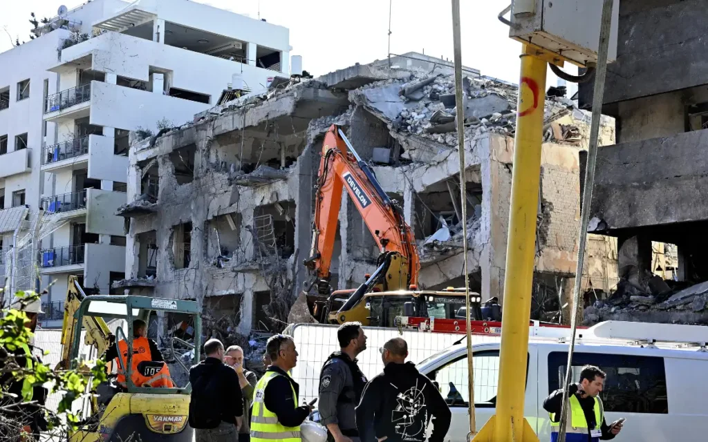 Iran Launches Missile Attack on Tel Aviv, Haifa and East Jerusalem