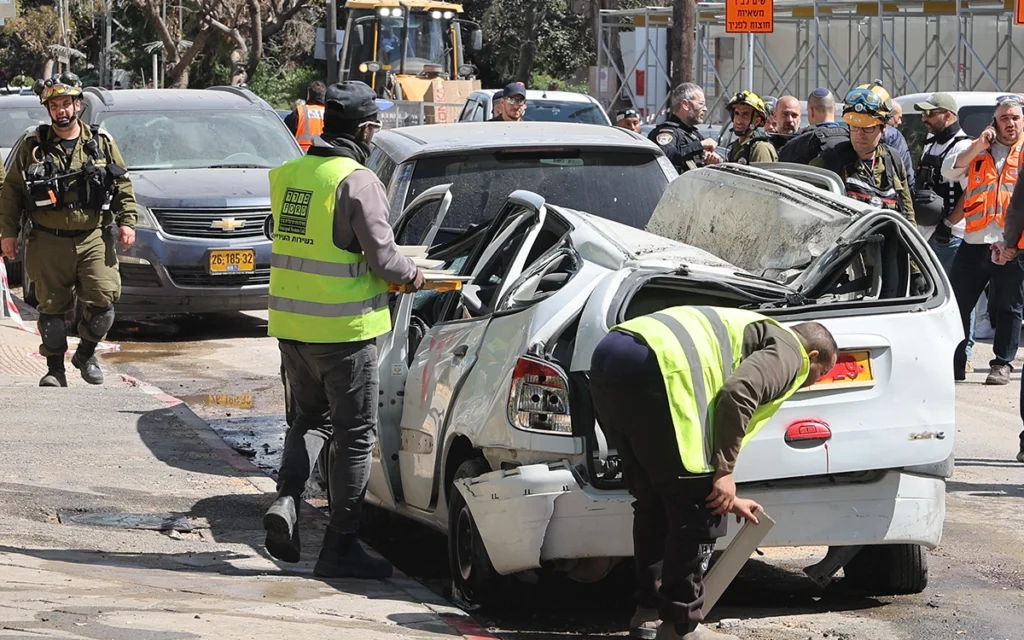 Blasts Rock Central Israel After Iran Missiles Detected