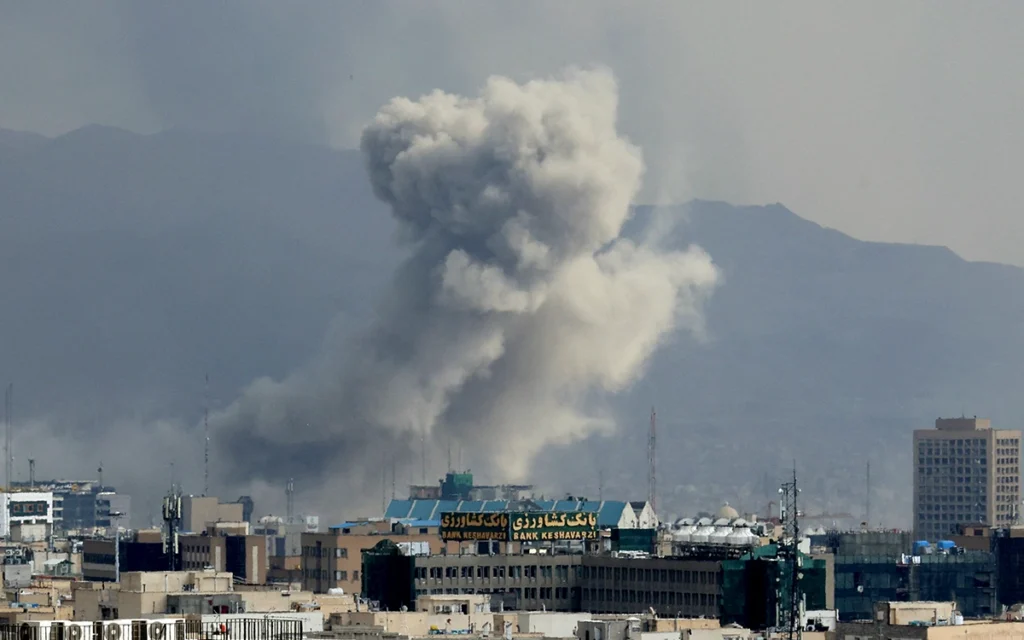 US Says 'Destroyed' Command Facilities of Iran's Guards