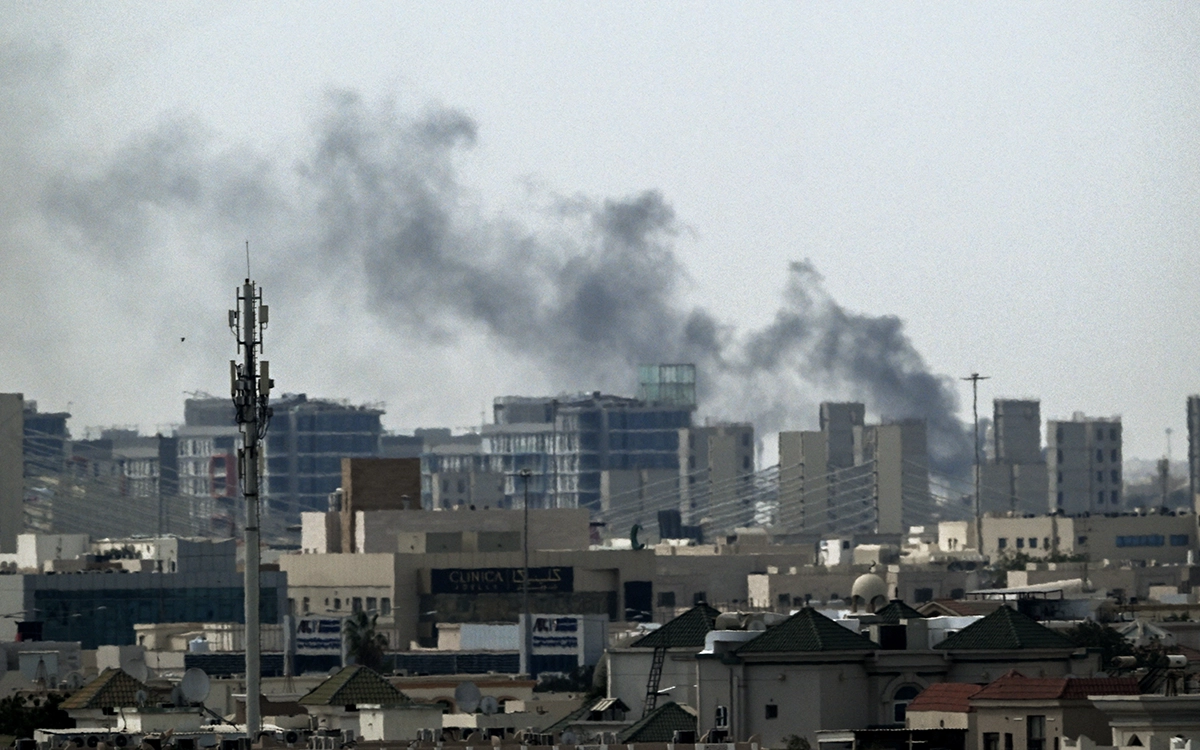 Qatar: Air Defense Systems Intercepting Missile Attack