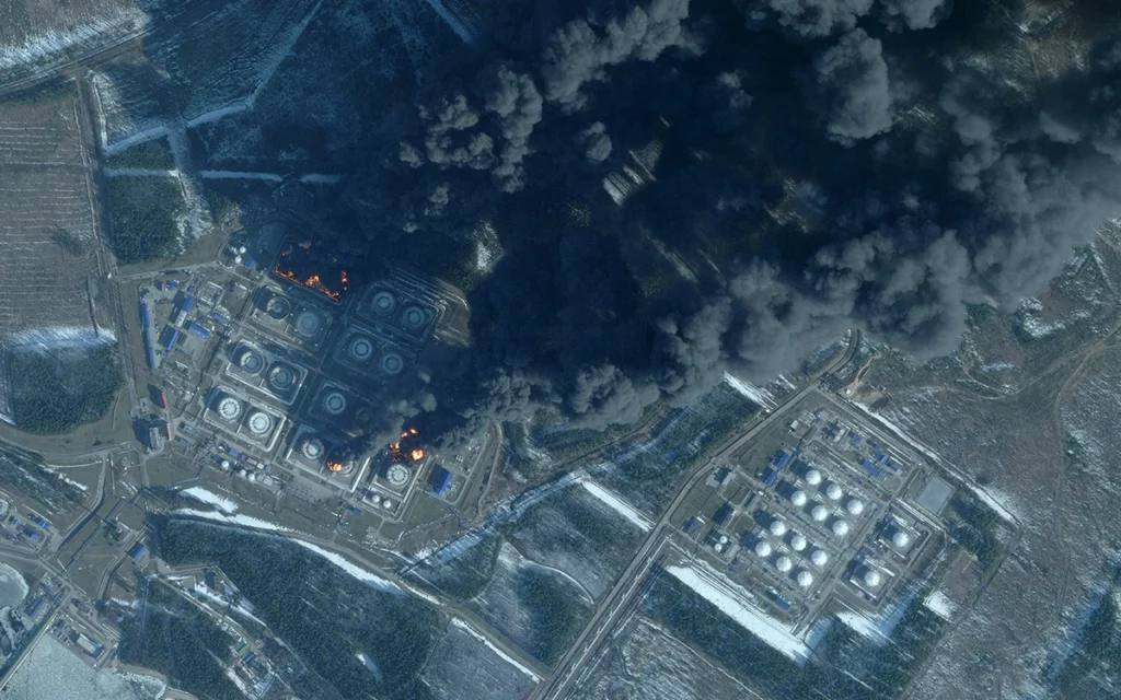 Ukraine Hits Major Russian Port in 400-Drone Barrage