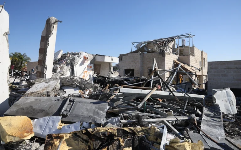 Iran to Hit US, Israeli Economic Targets in Region