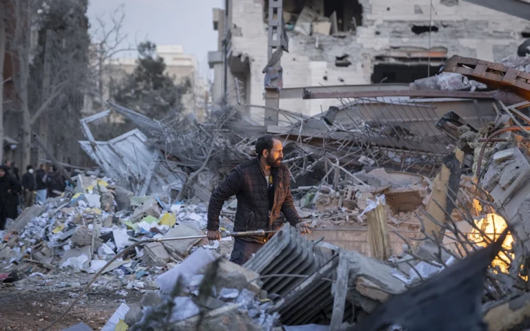 US Hit More Than 1,250 Targets in First 48 Hours of Iran War