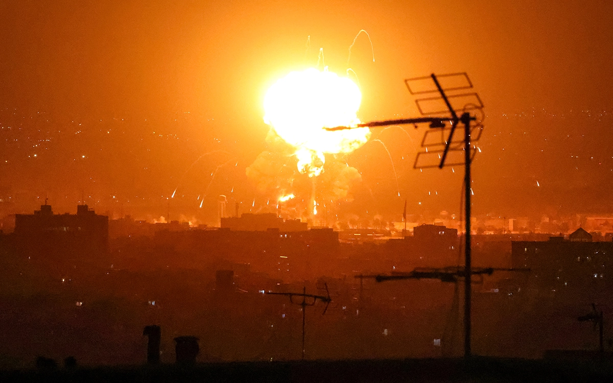 US, Israel Hit Five Oil Sites in and near Tehran