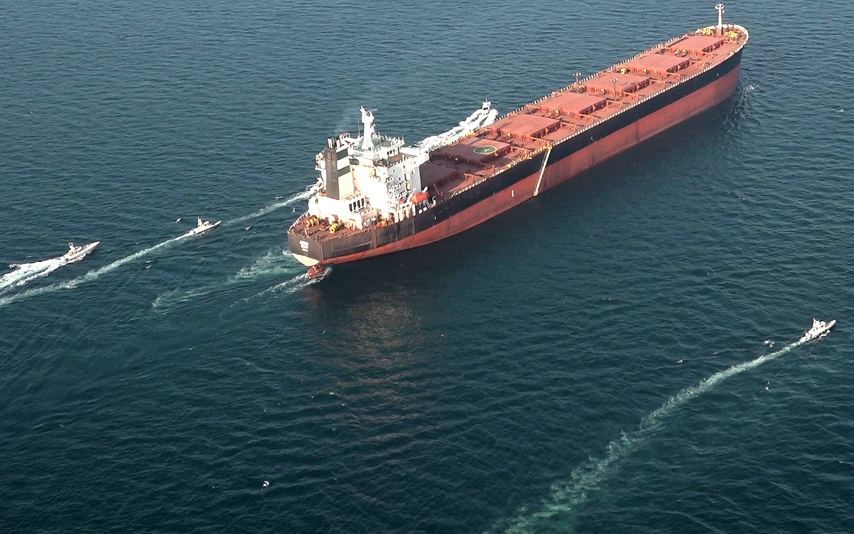 Trump Urges Other Nations' Warships to Protect Gulf Oil Route