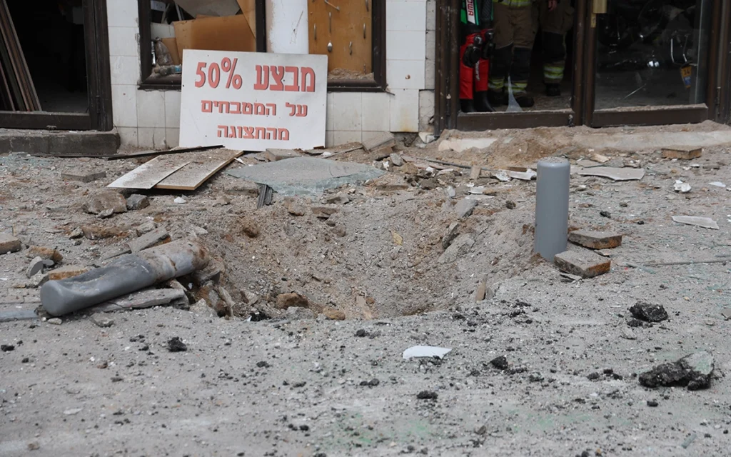 Israel Army: Impact on Industrial Complex Could Be from Missile Shrapnel
