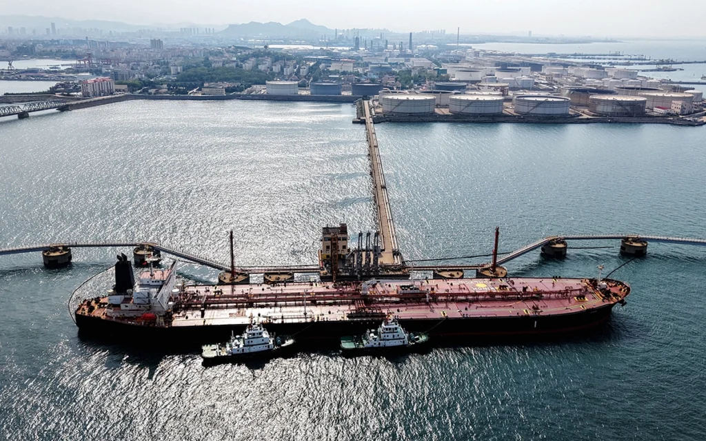 China Discovers 13 Oil Fields with Huge Reserves