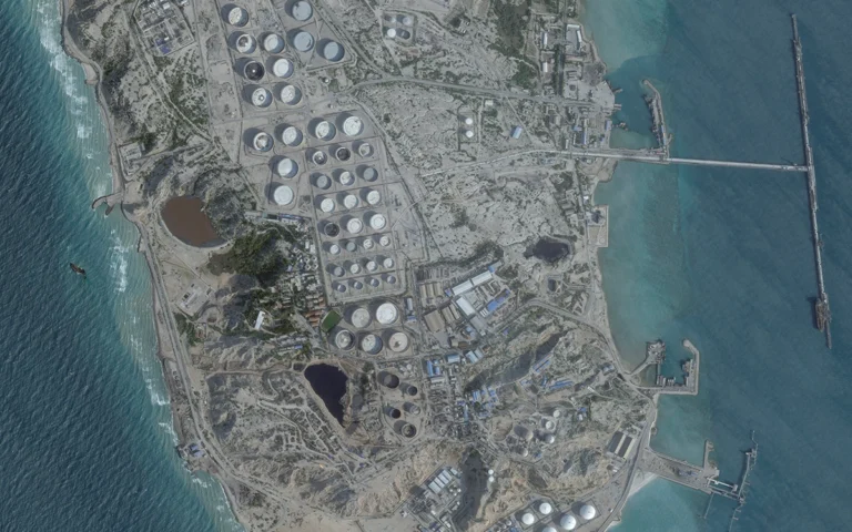 US Hits More Than 50 Military Targets on Kharg Island