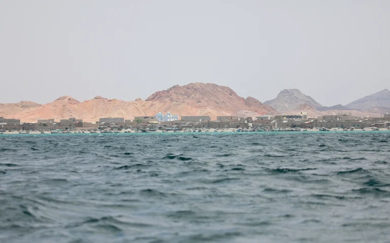 Iran Military Threatens to Disrupt Red Sea Trade If US Blockade Continues