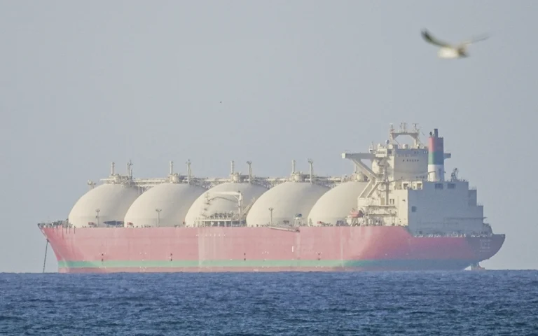 Iran Outlines Conditions for Ships to Cross Hormuz Strait