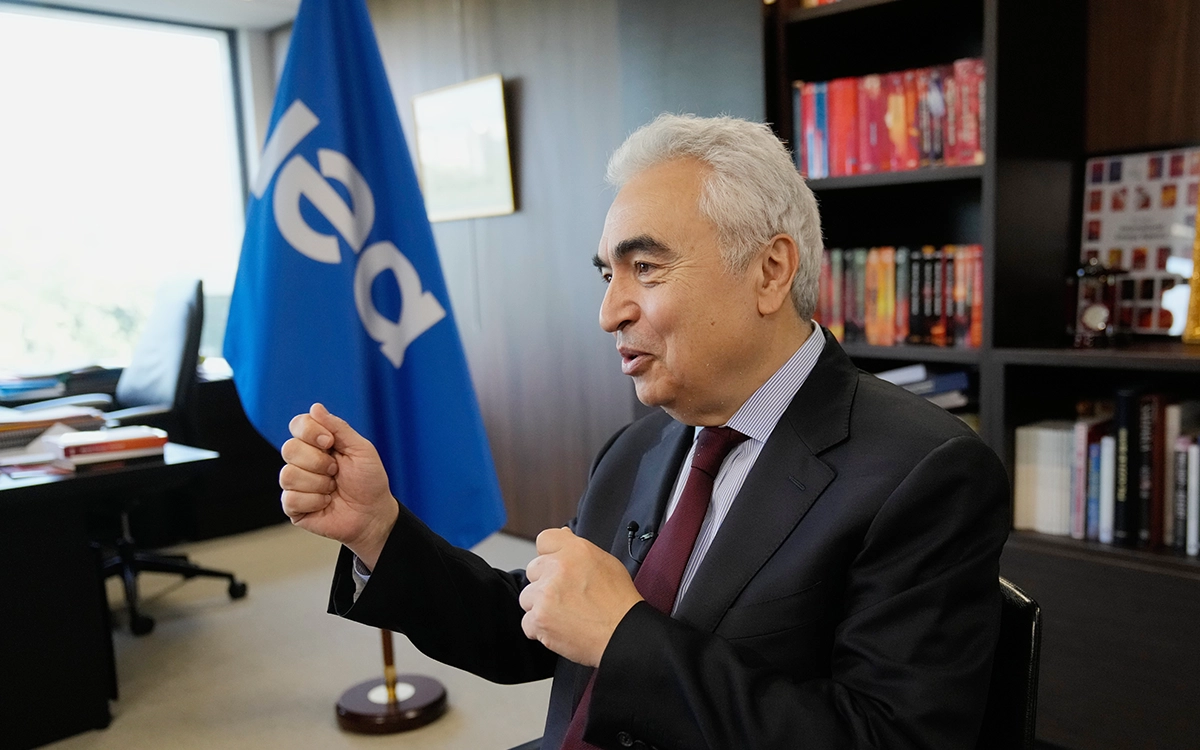 IEA: Europe Has 'Maybe Six Weeks of Jet Fuel Left'