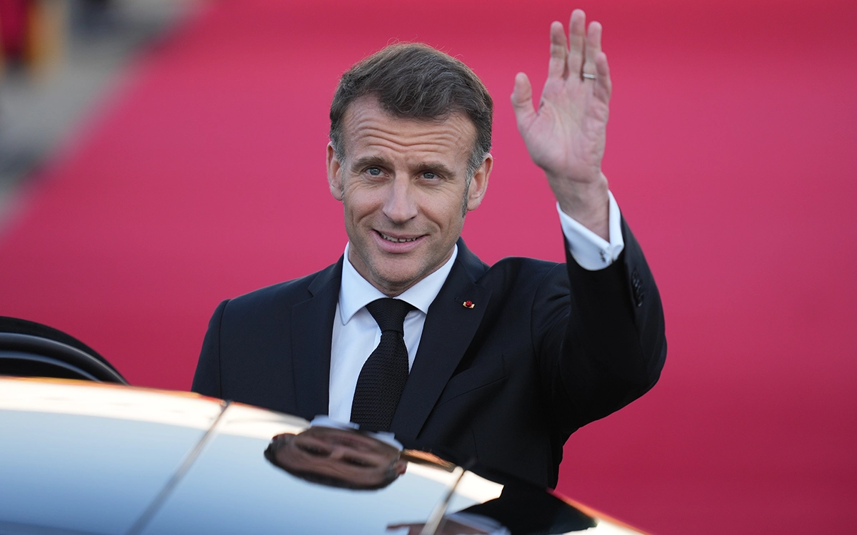 Macron: Military Option to 'Liberate' Strait of Hormuz 'Unrealistic'