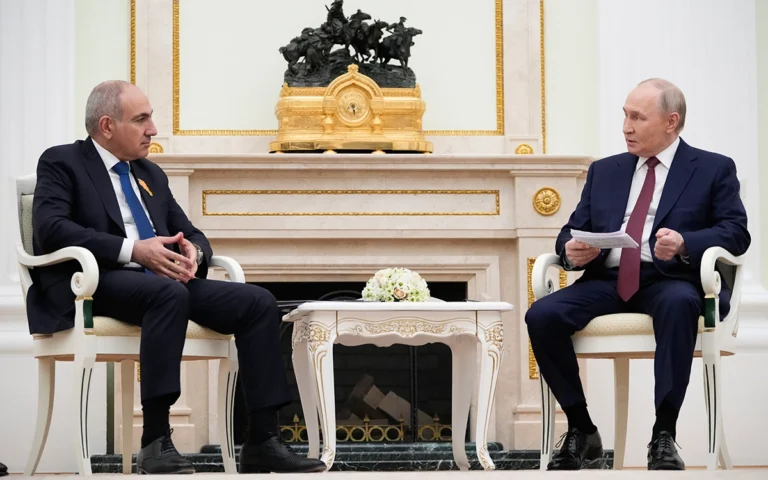 Putin Warns Armenia Against Joining EU