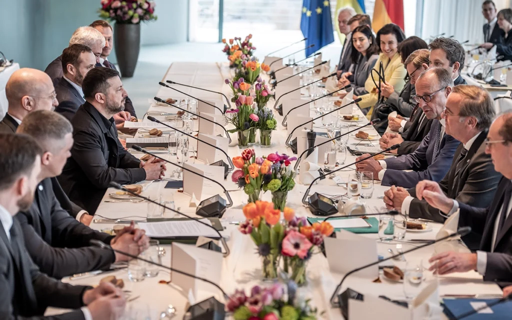 Germany, Ukraine Agree on Four Billion Euro Defense Package  