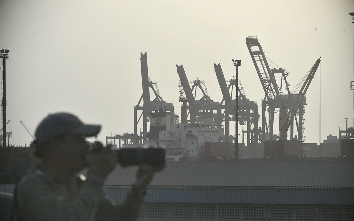 Pakistan Allows Transit of Goods to Iran Through Its Territory