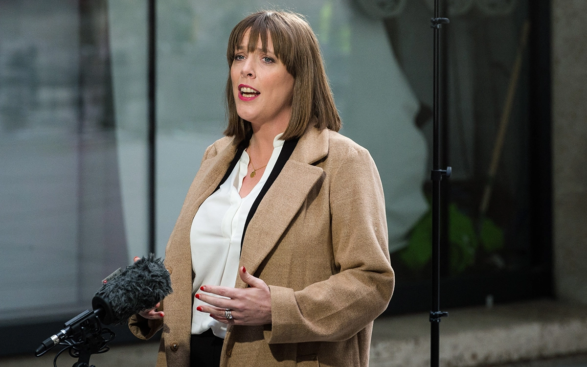 Second Minister Resigns from Starmer's Cabinet