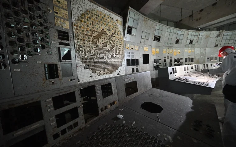 Military Coercion by Nuclear Risk