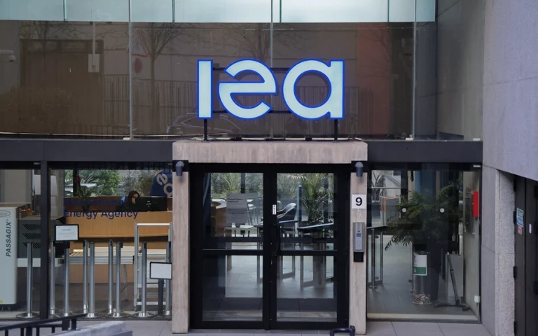 IEA: Global Oil Stocks Declining at a Record Pace