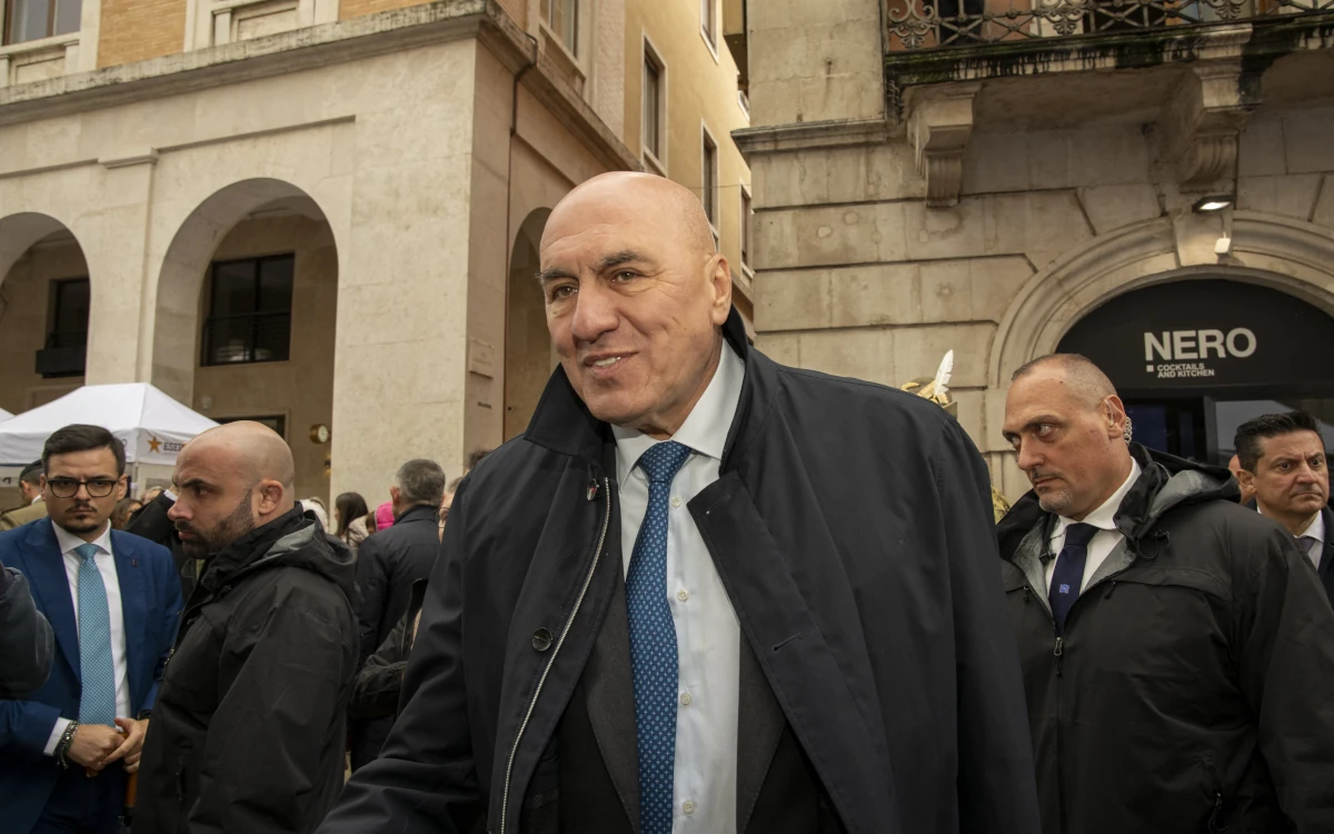 Italy Sending Minesweepers Closer to Gulf Region